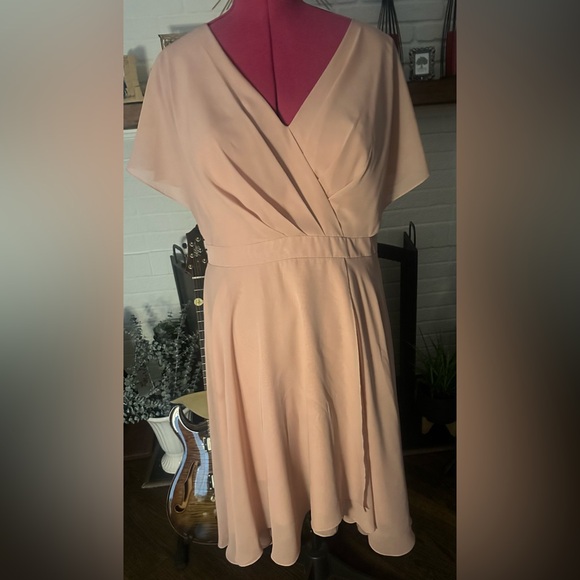EUC A-line V-Neck Asymmetrical Chiffon Dress w/ Ruffle in Dusty Rose - 16W - Picture 3 of 11